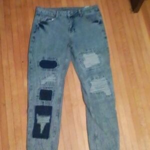 Men's Relaxed Fit Distressed Denim Jeans